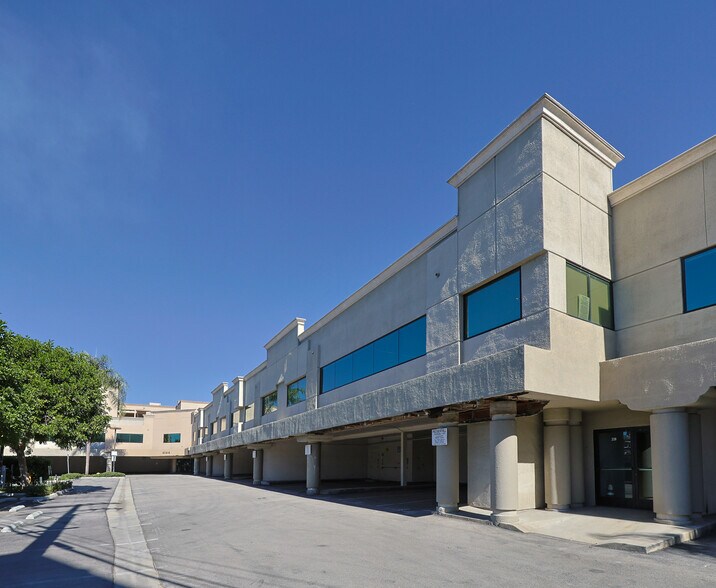 More Photos Of 4142 Lankershim Blvd, North Hollywood Unknown For Lease