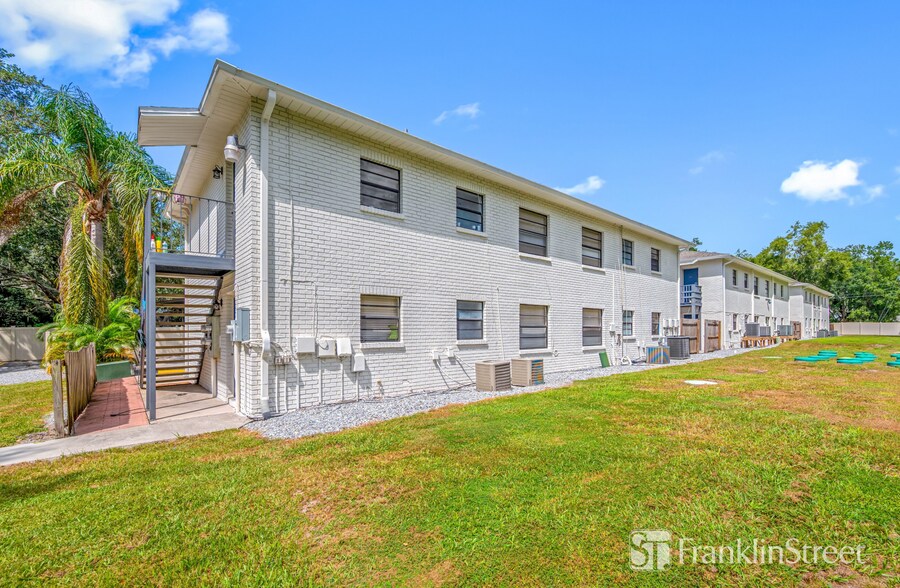 More Photos Of 7802-7806 Colonial Club Ct, Riverview Apartments For Sale