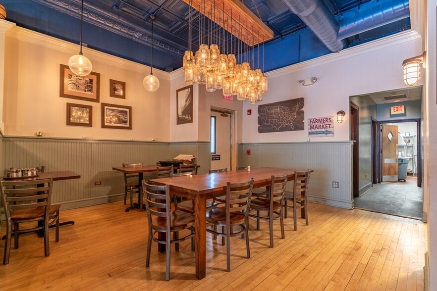 More Photos Of 30 S La Grange Rd, La Grange Restaurant For Sale