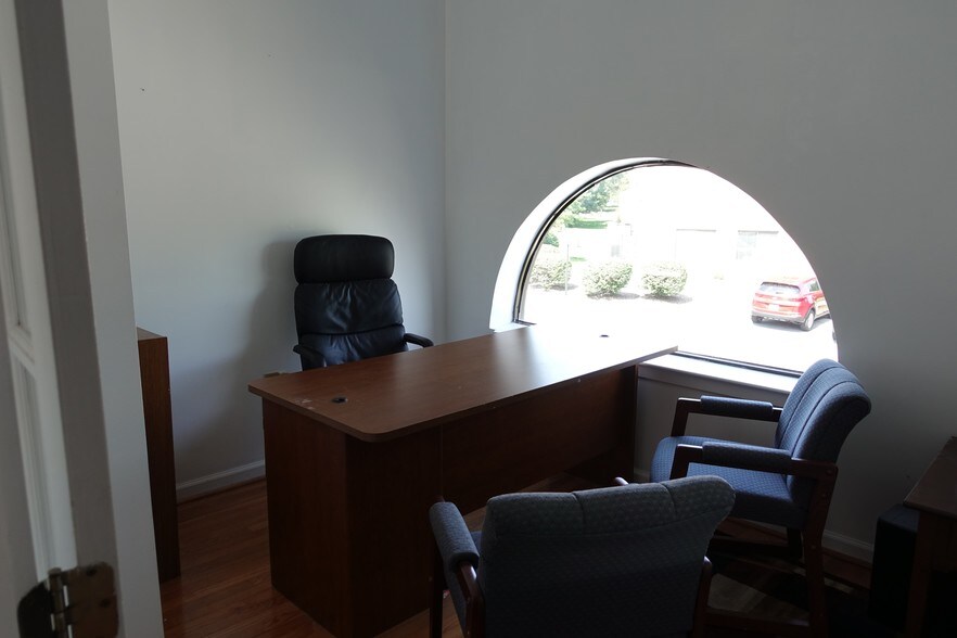 More Photos Of 9239-9249 Old Keene Mill Rd, Burke Medical For Sale