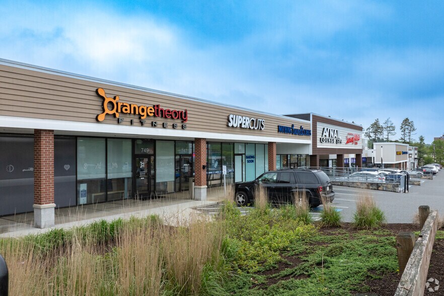 More Photos Of 723-759 Broadway, Saugus Unknown For Lease