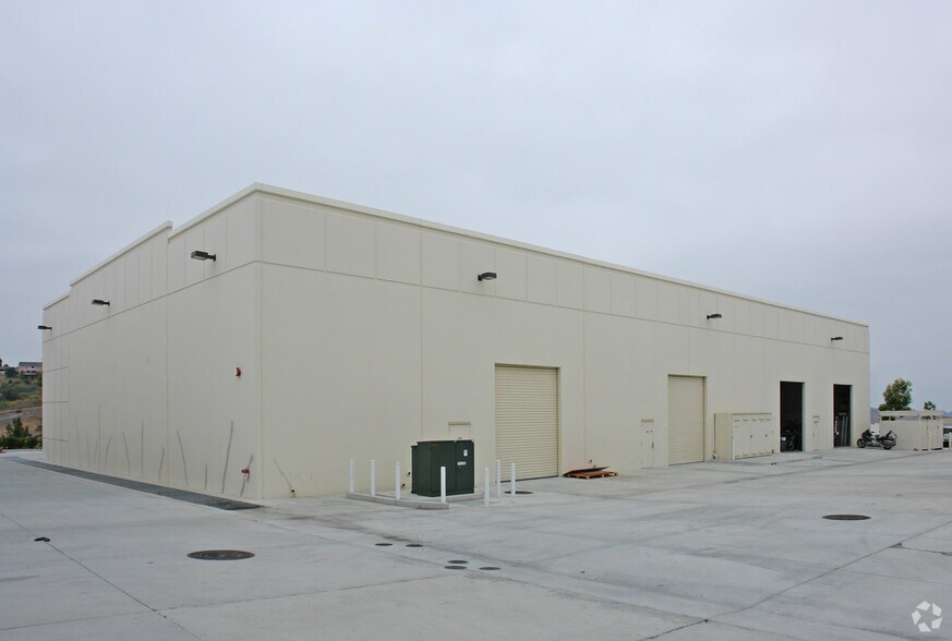 More Photos Of 3803 Oceanic Dr, Oceanside Distribution For Sale