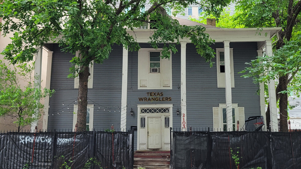 Primary Photo Of 2103 Nueces St, Austin Apartments For Sale