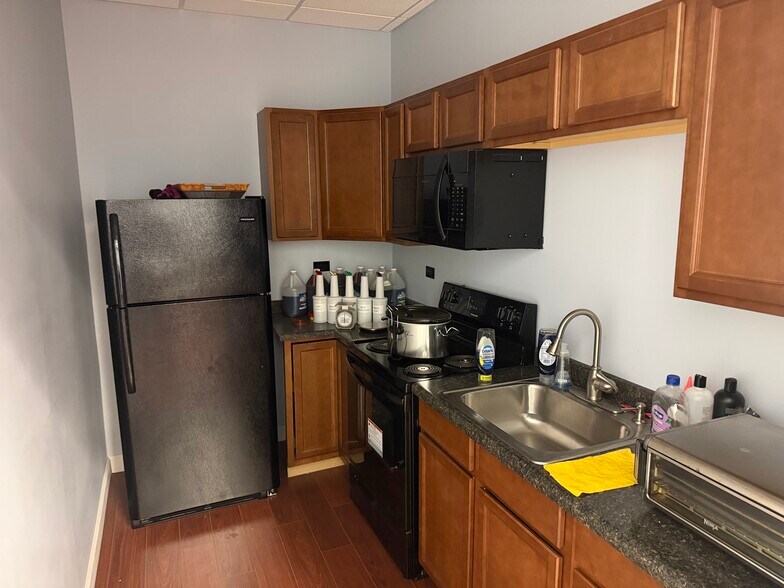 More Photos Of 1229 E Algonquin Rd, Arlington Heights Flex For Sale