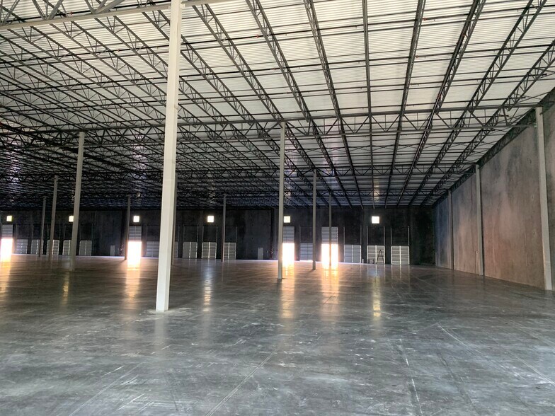 More Photos Of 4269 Crosspoint Dr, Ladson Distribution For Lease