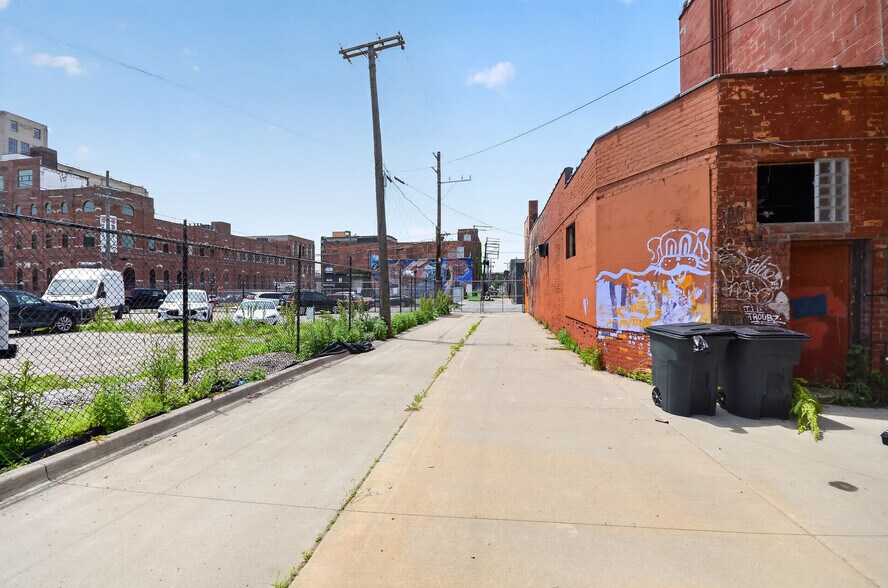 More Photos Of 2628 Orleans St, Detroit Warehouse For Sale