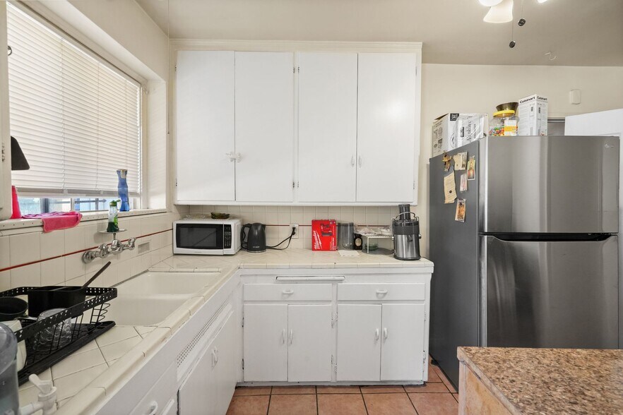 More Photos Of 1200-1210 N Kenmore Ave, Los Angeles Apartments For Sale