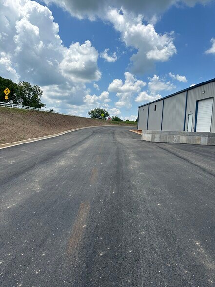 More Photos Of 130 Farrs Rd, Easley Manufacturing For Lease