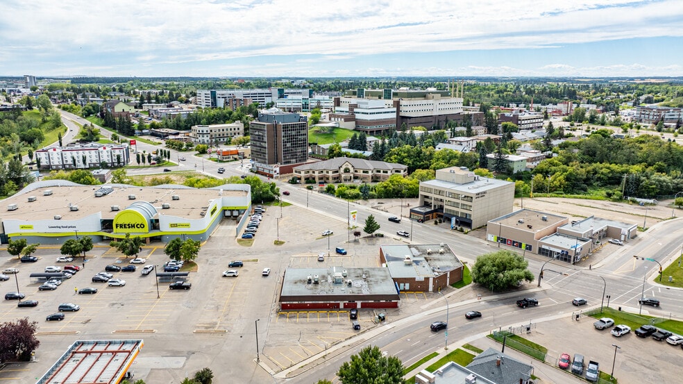 More Photos Of 4419 50 Ave, Red Deer Storefront Retail Office For Lease