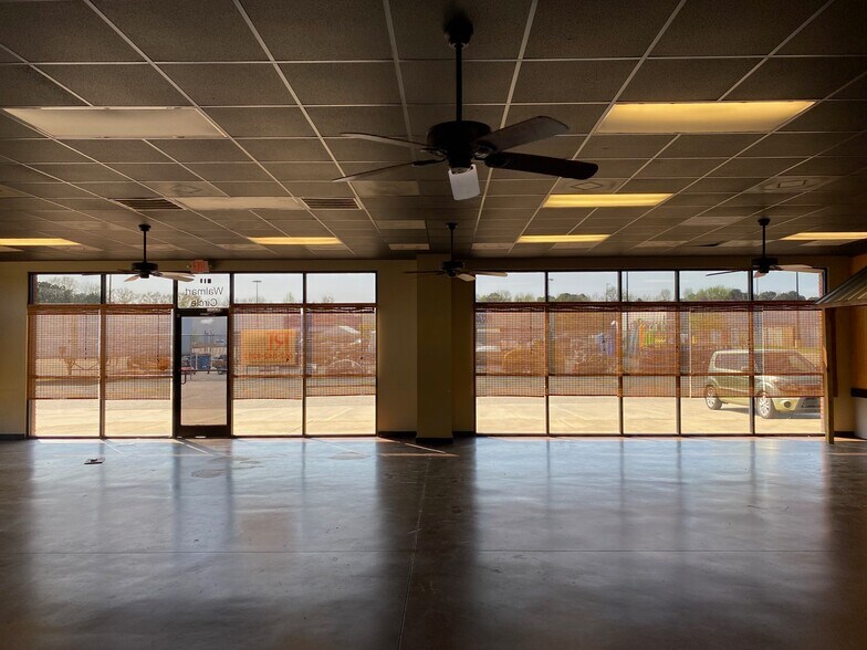 More Photos Of 213 Walmart Cir, Booneville Storefront Retail Office For Sale