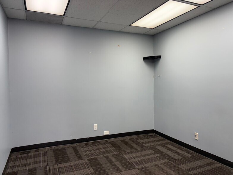 More Photos Of 4201 W 1st St, Duluth Warehouse For Sale