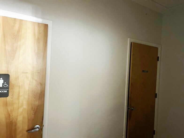 More Photos Of 815 S Moody Rd, Palatka Office For Lease