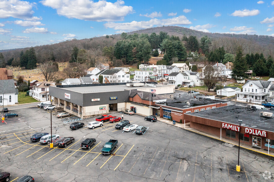 Primary Photo Of 672 Main St, Lykens Freestanding For Lease