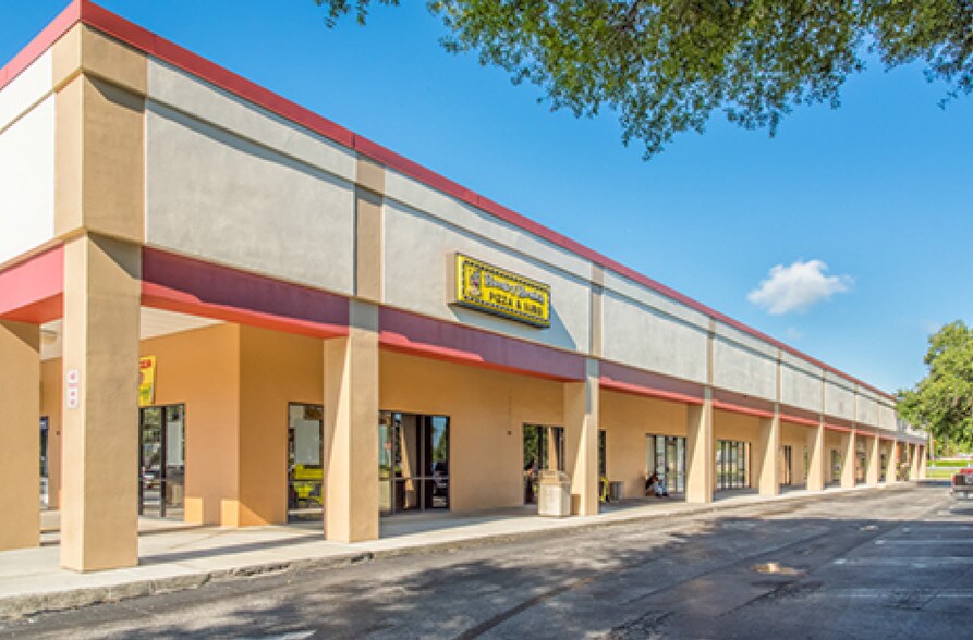 More Photos Of 9535 E Fowler Ave, Thonotosassa Storefront For Lease