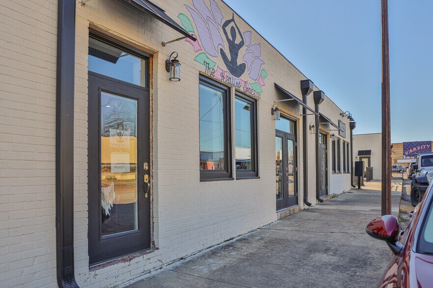 More Photos Of 115 Neal St, Martin General Retail For Sale