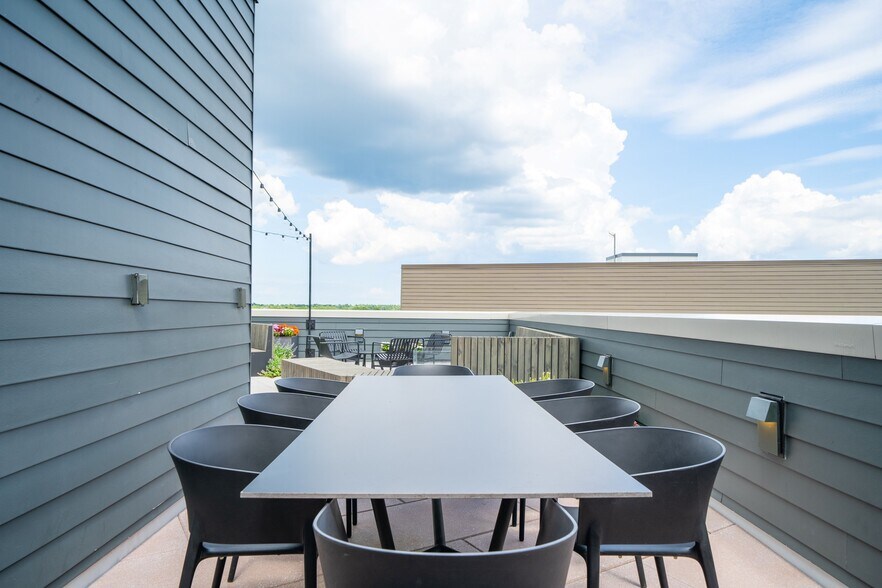 More Photos Of 39 Trotter Rd, Weymouth Apartments For Lease