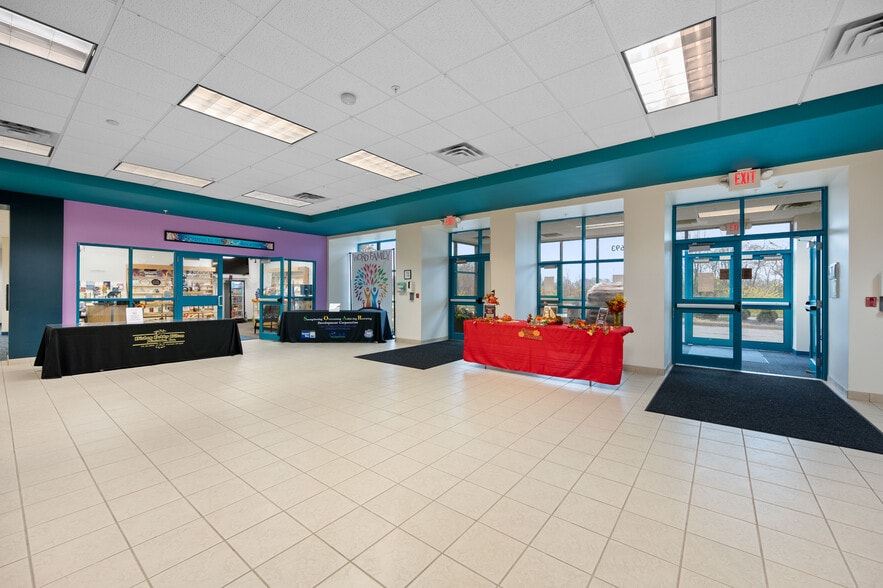 More Photos Of 690 Northland Blvd, Cincinnati Specialty For Sale