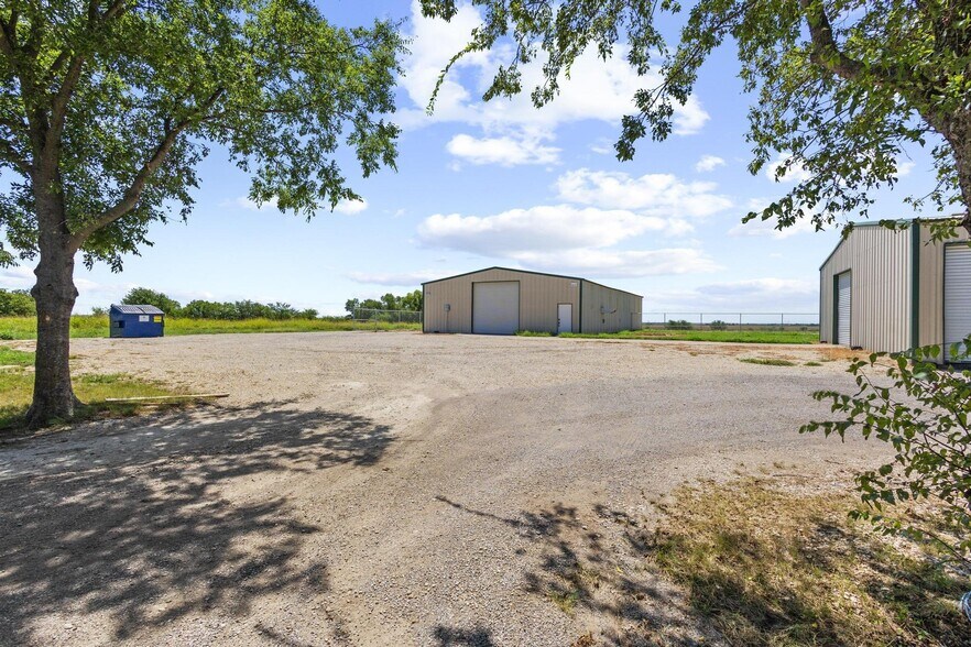 More Photos Of 11416 Hames, Pilot Point Industrial For Lease
