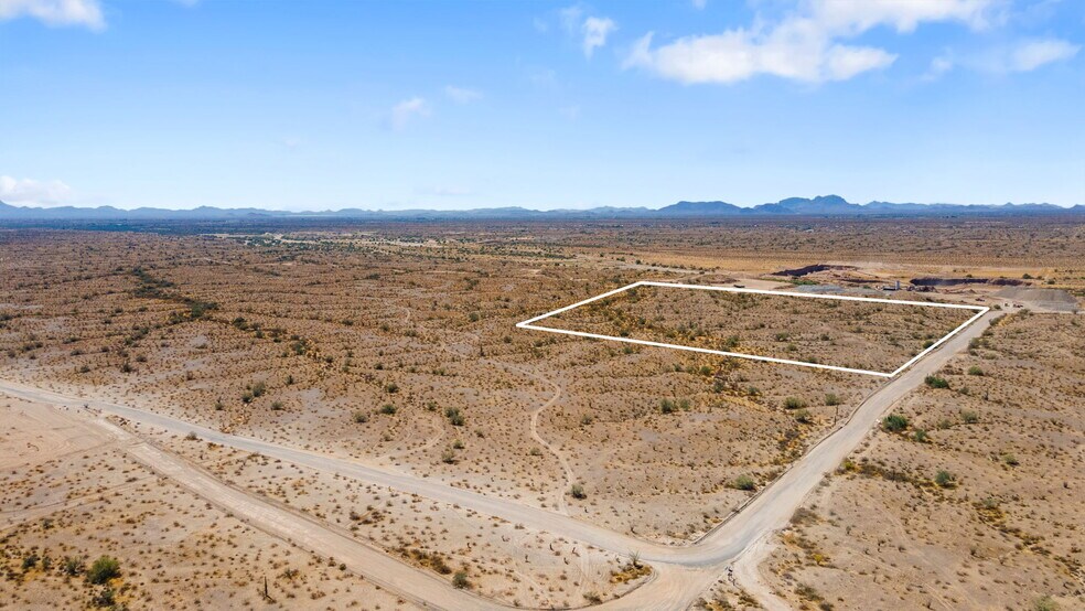 More Photos Of 31900 Camelback rd, Tonopah Land For Sale