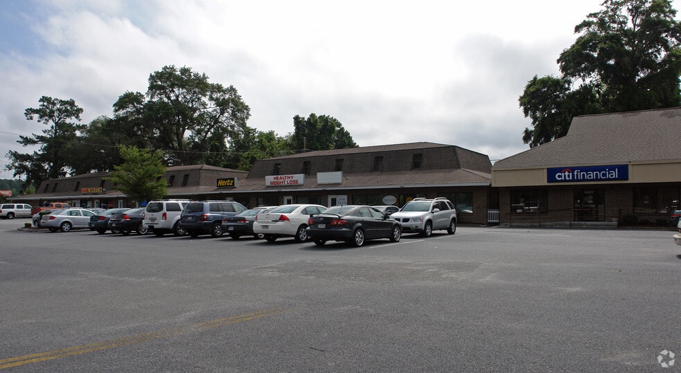 More Photos Of 8400-8420 Abercorn St, Savannah Medical For Lease