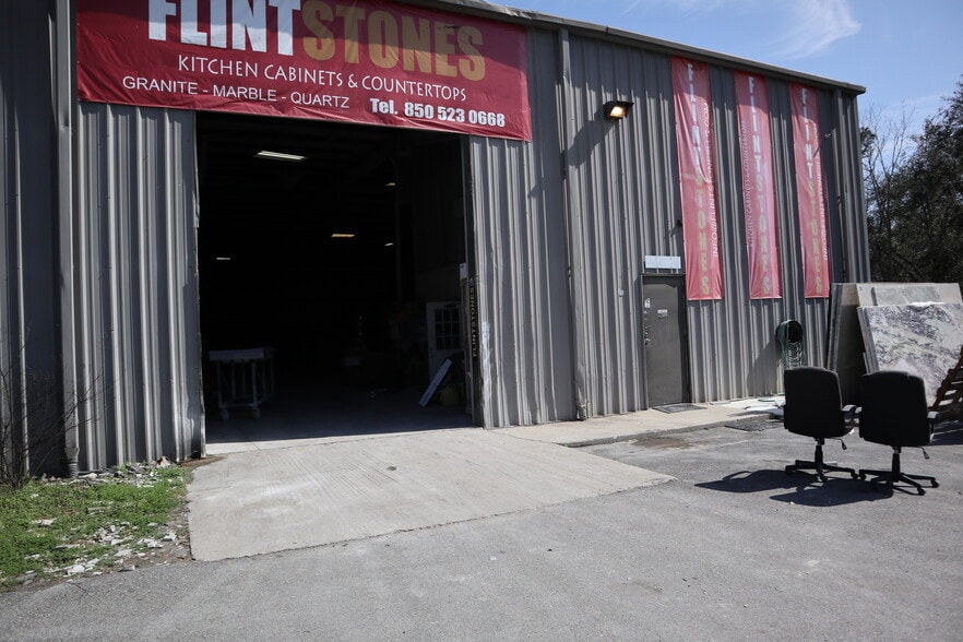 More Photos Of 553 Capital Cir SW, Tallahassee Warehouse For Lease