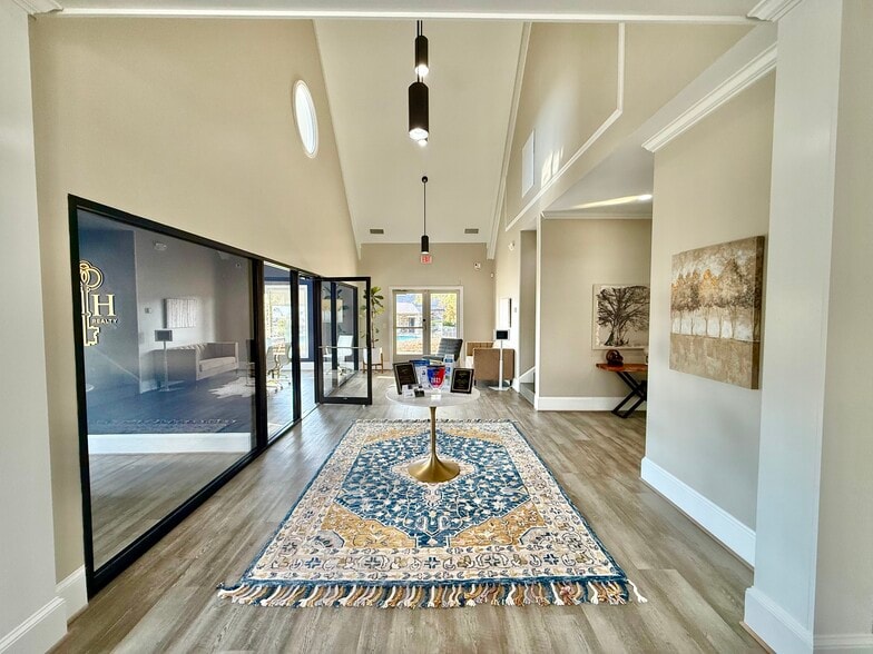 More Photos Of 204 Griffin Park Dr, Birmingham Office For Sale