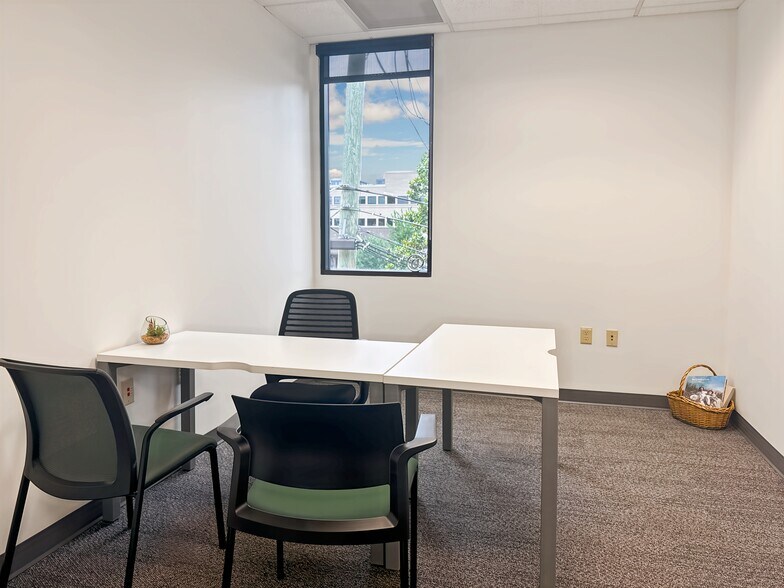 More Photos Of 1 Music Cir N, Nashville Coworking Space