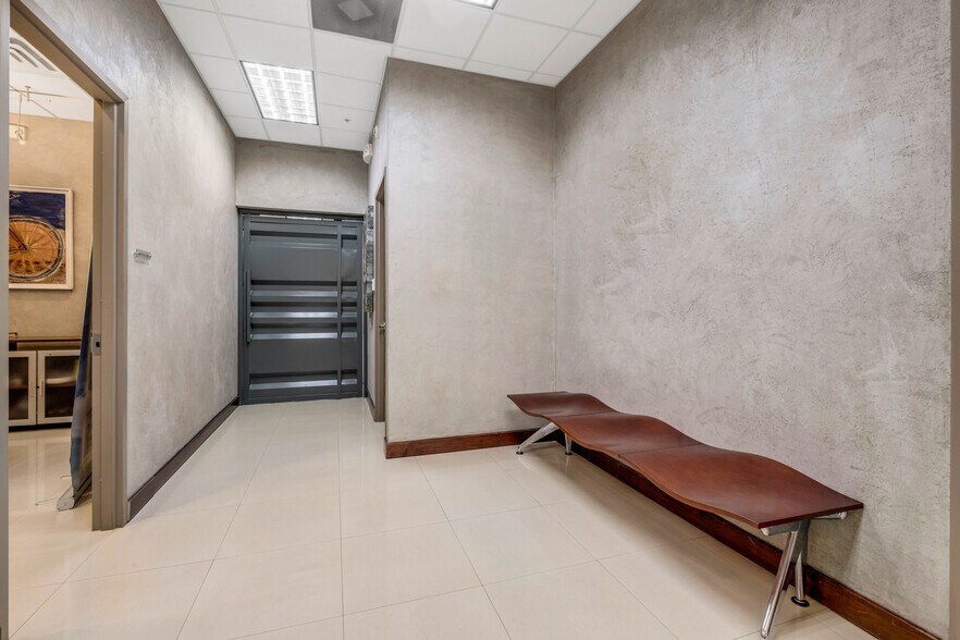 More Photos Of 7620 NW 25th St, Miami Distribution For Sale