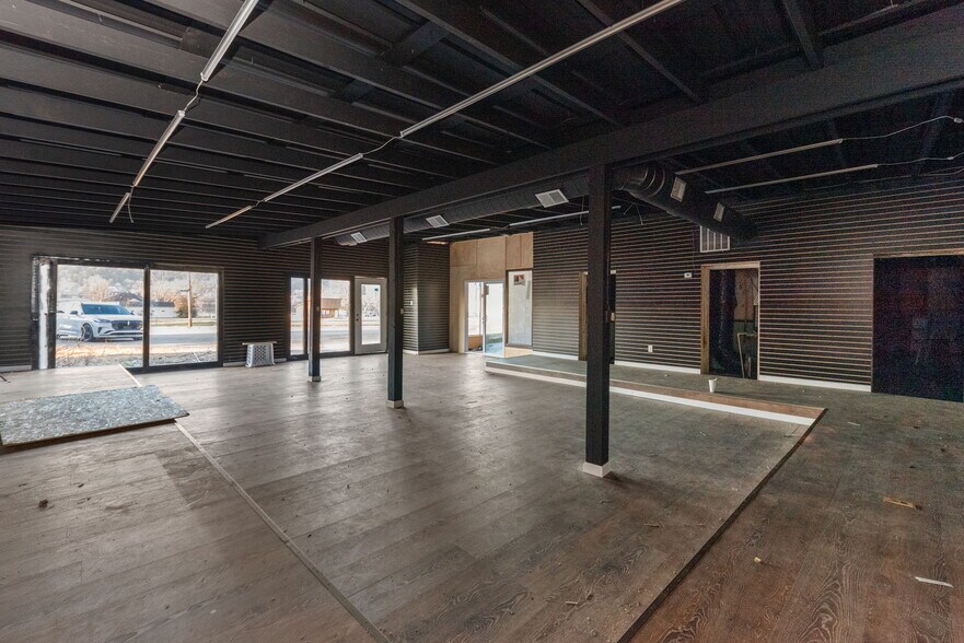 More Photos Of 656 US 52, Aberdeen Flex For Sale