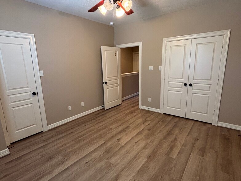 More Photos Of 215 E Luhn St, Bellville Apartments For Sale