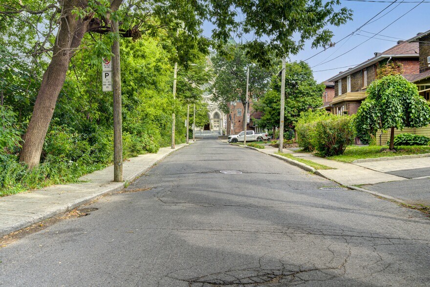 More Photos Of 15 Rue Charlotte, Longueuil Land For Sale