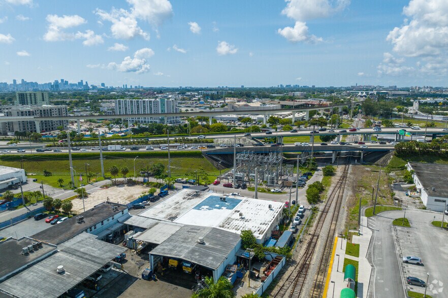 More Photos Of 1111 SE 14th St, Miami Manufacturing For Sale