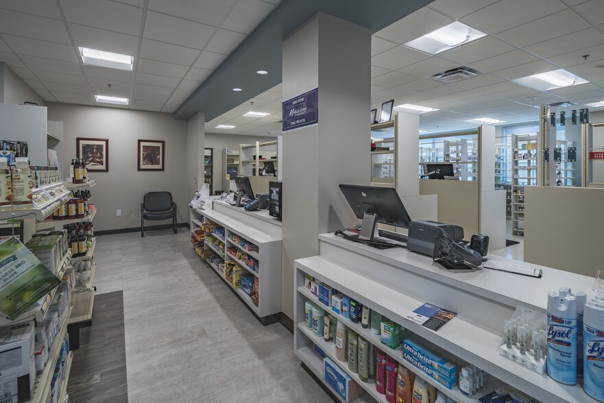 More Photos Of 1701 Veterans Dr, Florence Hospital For Lease