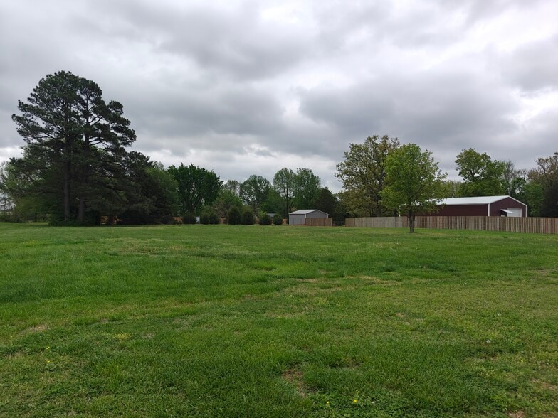More Photos Of 430 N Brent Ln, West Siloam Springs General Retail For Lease