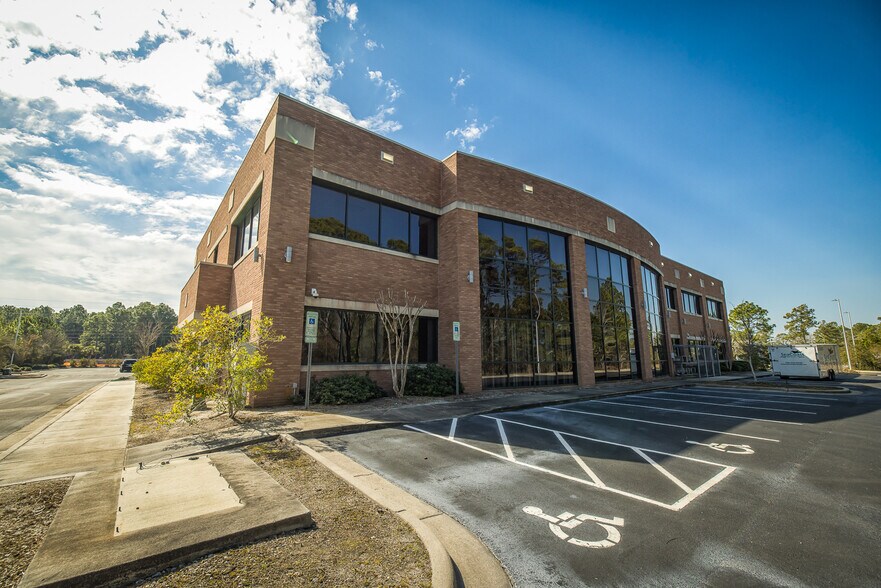 More Photos Of 4332 Southport-Supply Rd, Southport Medical For Sale