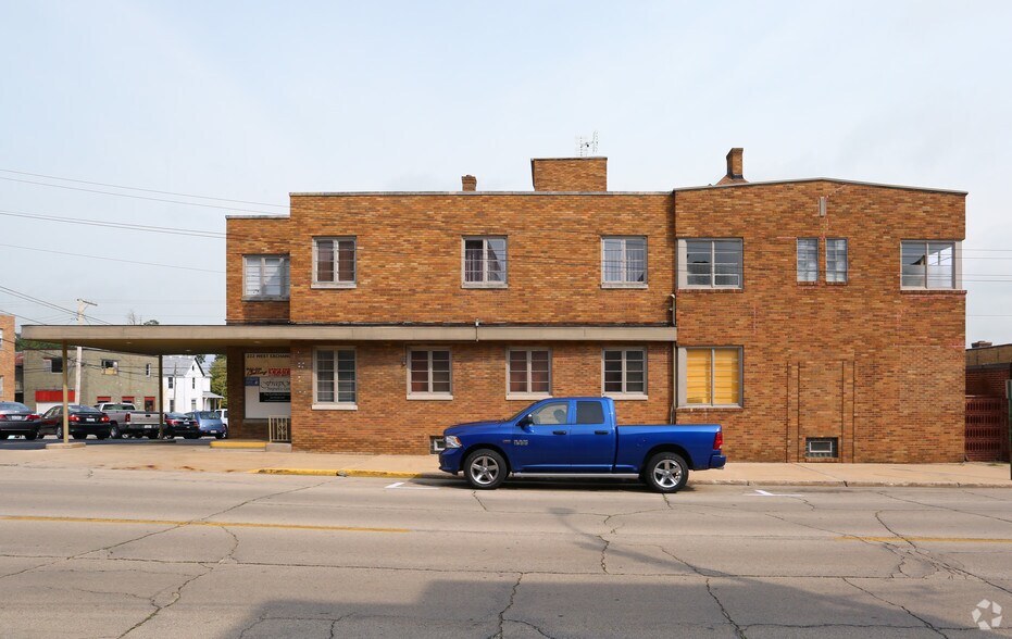 More Photos Of 222 W Exchange St, Freeport Office For Sale