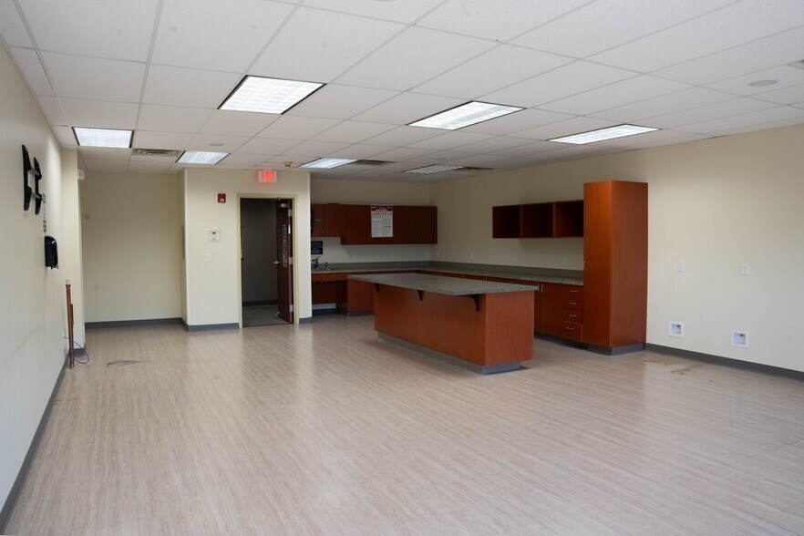 More Photos Of 1021 Watervliet Shaker Rd, Schenectady Office For Lease