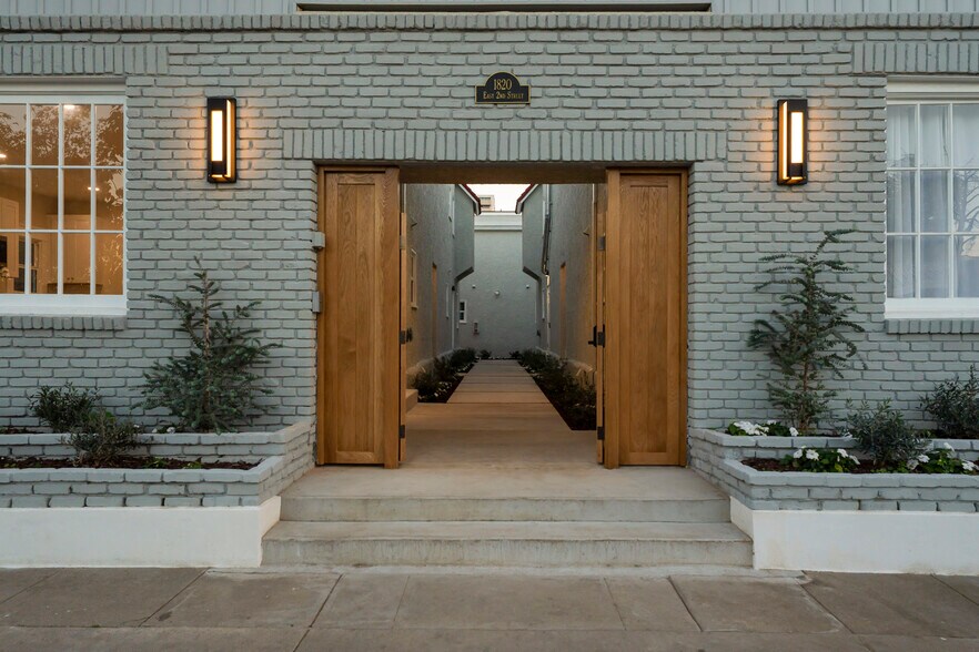 More Photos Of 1820 E 2nd St, Long Beach Apartments For Sale