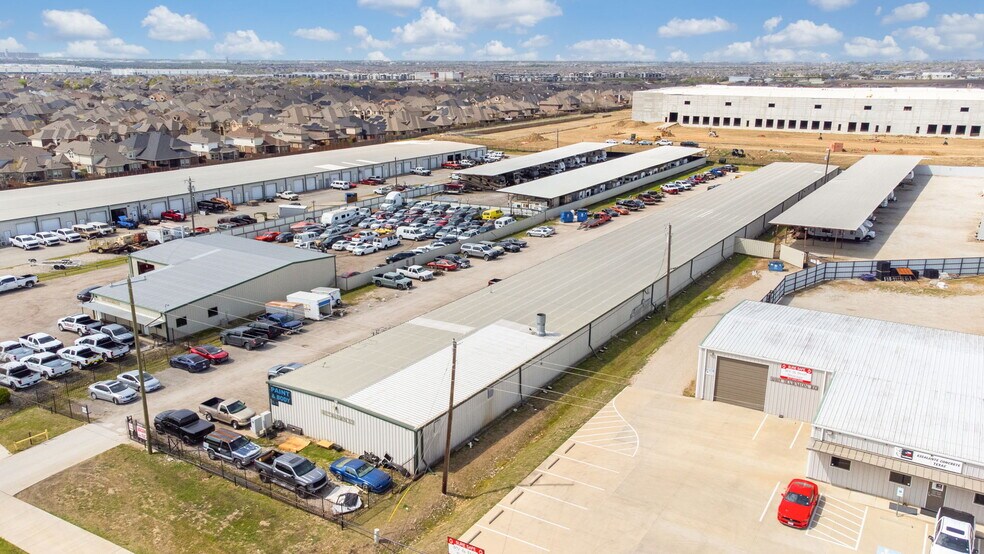 More Photos Of 10027 Harmon Rd, Fort Worth Unknown For Lease