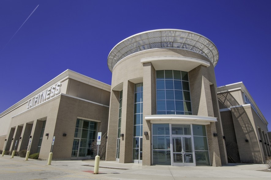 More Photos Of 506 N Janes Ave, Bolingbrook Freestanding For Lease