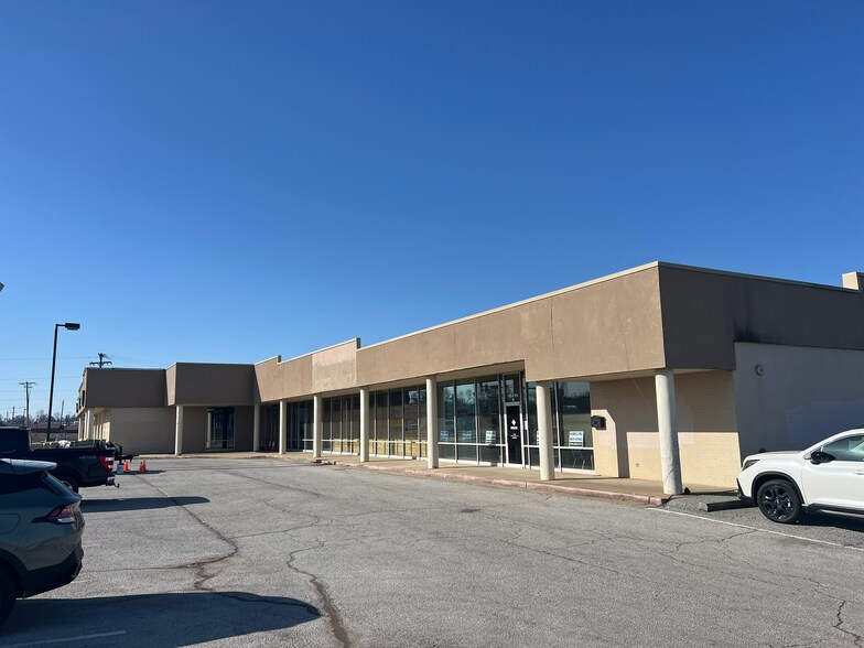 More Photos Of 100 N 8th St, Rogers Storefront Retail Office For Sale