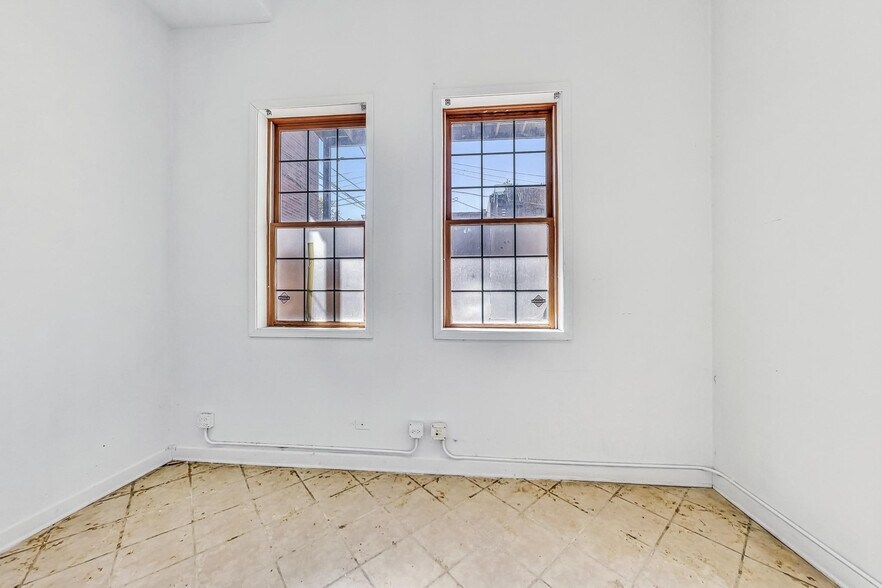 More Photos Of 2650 N Halsted St, Chicago Storefront Retail Residential For Lease