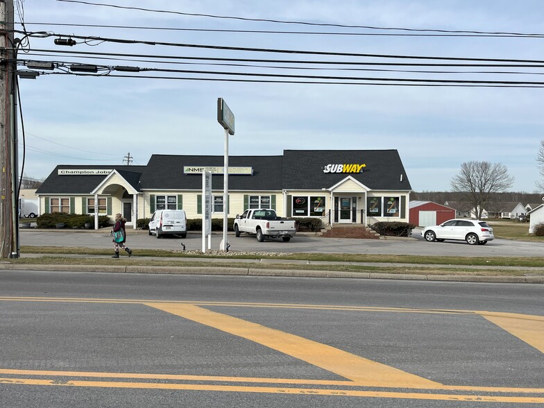 Primary Photo Of 15444-15446 W High St, Middlefield General Retail For Lease