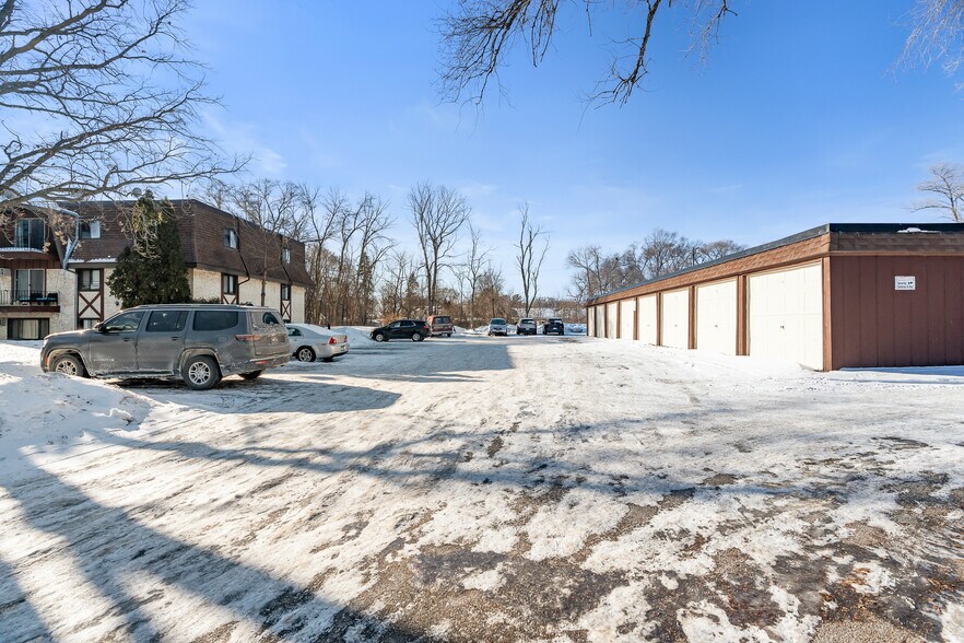 More Photos Of 7734-7748 Silver Lake Rd, Mounds View Apartments For Sale