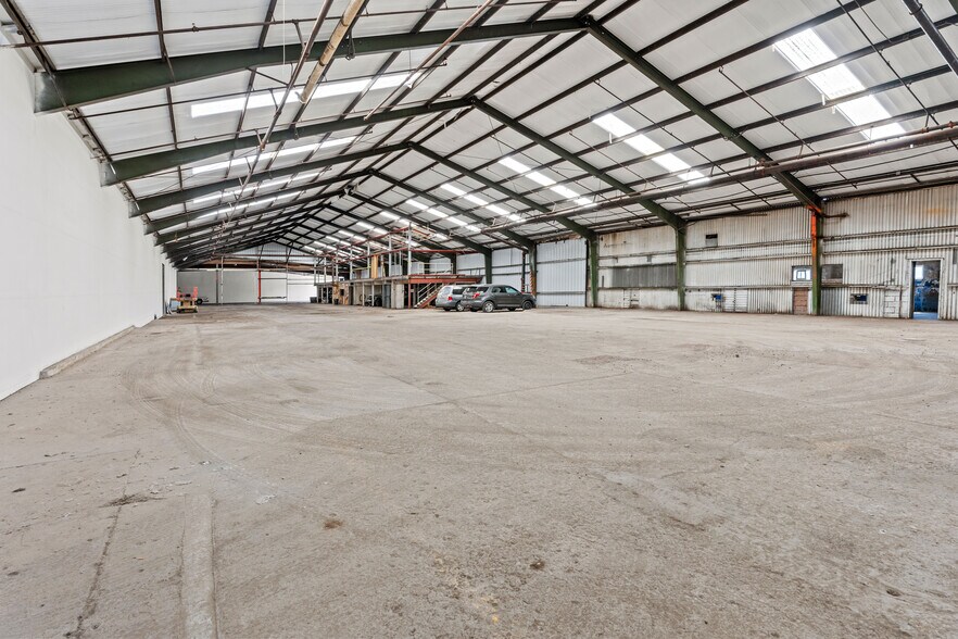 More Photos Of 934 S Main St, Willits Manufacturing For Lease