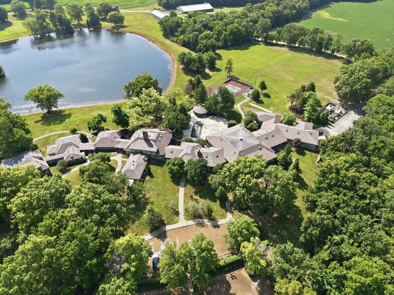 More Photos Of 1461 Highway EE, Winfield Specialty For Sale