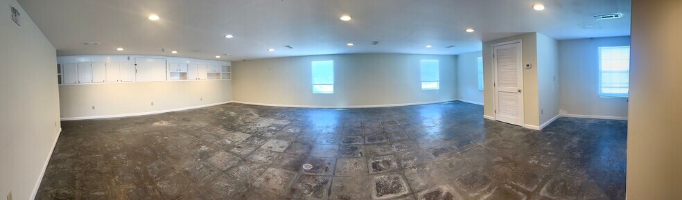 More Photos Of 1759 County Road 28, Clanton Office For Sale