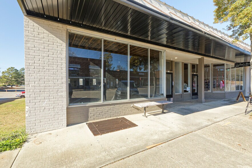 More Photos Of 145-147 N Steele St, Sanford Storefront For Lease