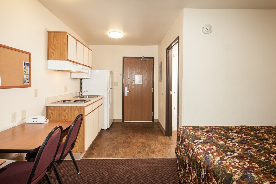 More Photos Of 7958 Interstate 35 Access Rd, San Antonio Hotel For Sale