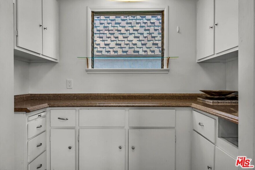 More Photos Of 6515 Vista del Mar, Playa Del Rey Apartments For Sale